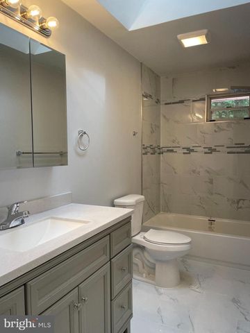 13 GLEN DR, Voorhees, NJ 08043
