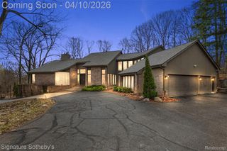 4650 Lahser Road, Bloomfield Hills, MI 48302
