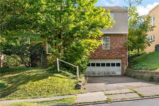 216 Catalpa Pl, Mt Lebanon, PA 15228