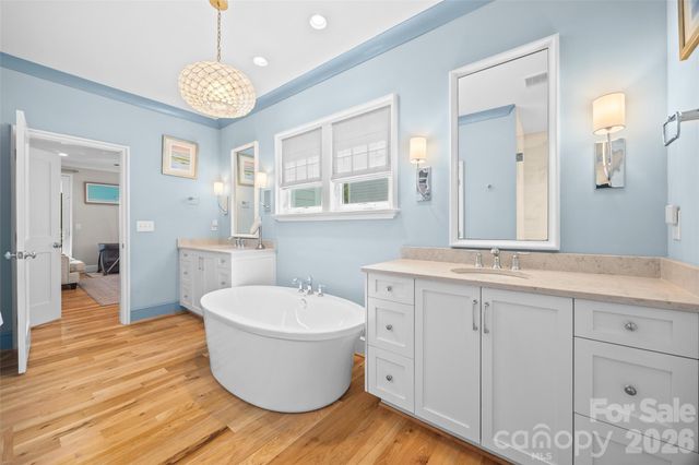 1408 Cortland Road W, Charlotte, NC 28209
