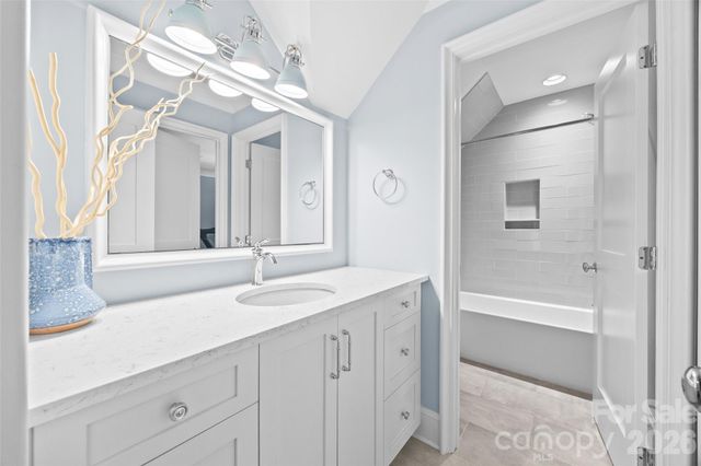 1408 Cortland Road W, Charlotte, NC 28209