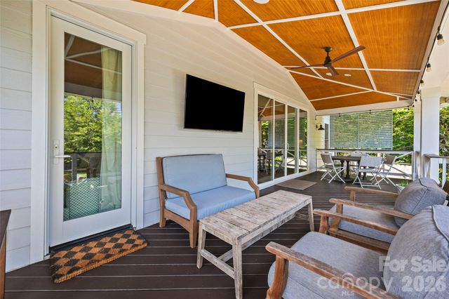 1408 Cortland Road W, Charlotte, NC 28209