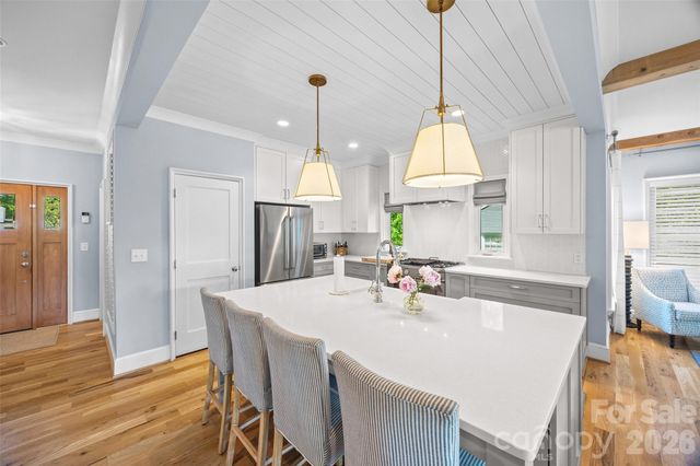 1408 Cortland Road W, Charlotte, NC 28209