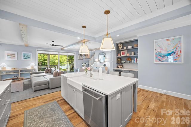 1408 Cortland Road W, Charlotte, NC 28209
