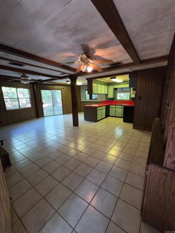 2309 Gwin Ln, Benton, AR 72019