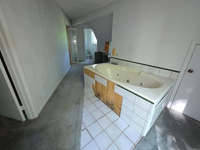 2309 Gwin Ln, Benton, AR 72019