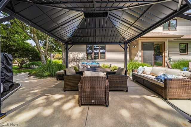 3173 Rosewood Oval, North Royalton, OH 44133