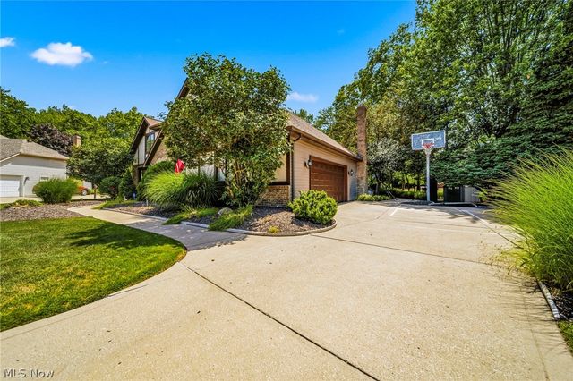 3173 Rosewood Oval, North Royalton, OH 44133