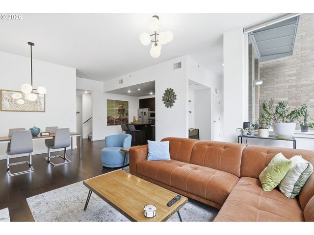 1900 S RIVER Dr N112, Portland, OR 97201