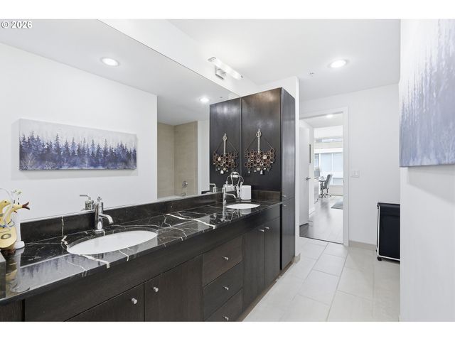 1900 S RIVER Dr N112, Portland, OR 97201