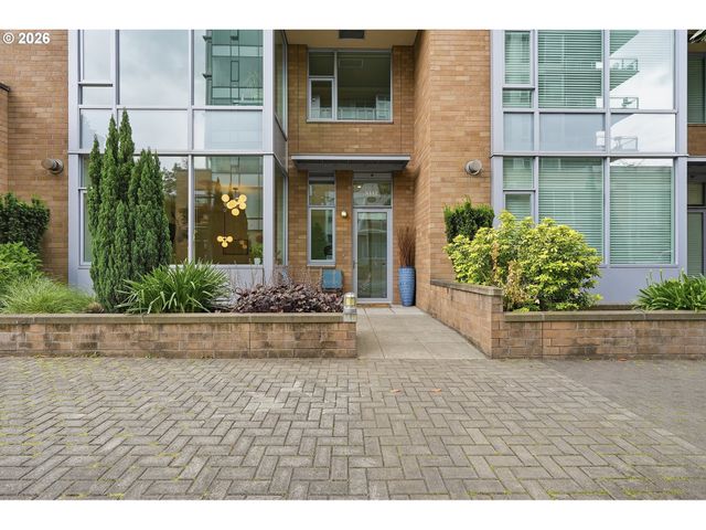 1900 S RIVER Dr N112, Portland, OR 97201