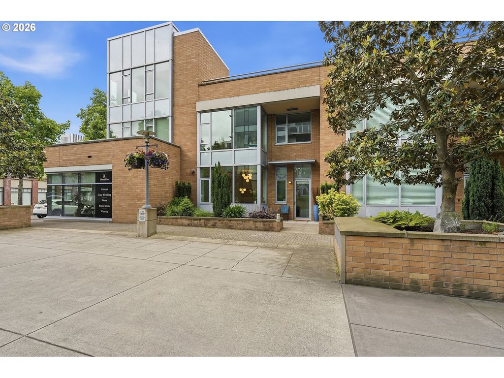 1900 S RIVER Dr N112, Portland, OR 97201