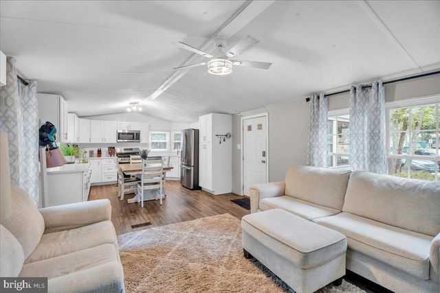 50 HAZELTOP DR, Sicklerville, NJ 08081