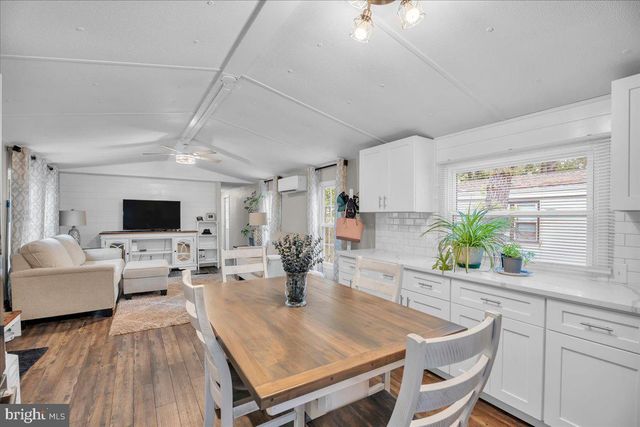 50 HAZELTOP DR, Sicklerville, NJ 08081