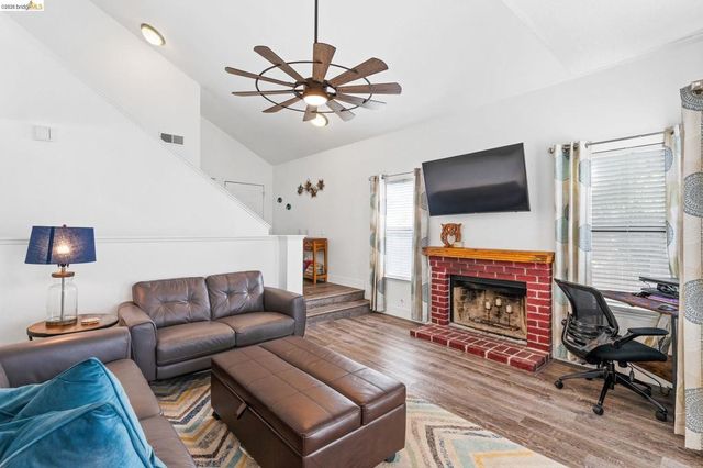 640 Mockingbird Ln, Oakley, CA 94561