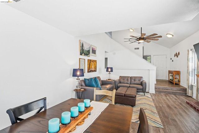 640 Mockingbird Ln, Oakley, CA 94561