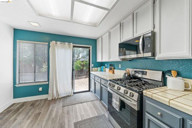 640 Mockingbird Ln, Oakley, CA 94561