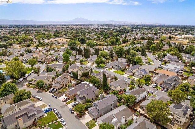640 Mockingbird Ln, Oakley, CA 94561