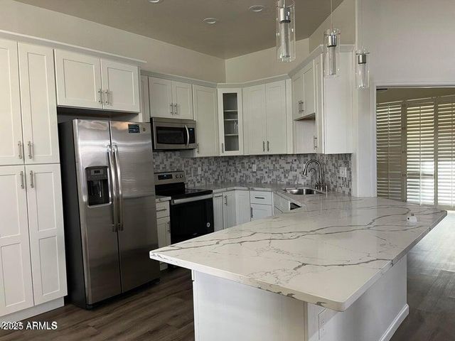 1747 E Northern Avenue 125, Phoenix, AZ 85020