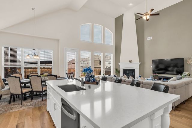 1504 S Mitchell Road, Mansfield, TX 76063