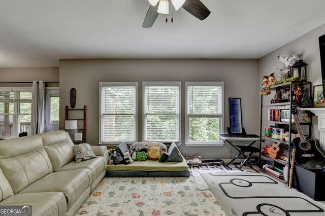 1053 Hawk Creek Trail, Lawrenceville, GA 30043