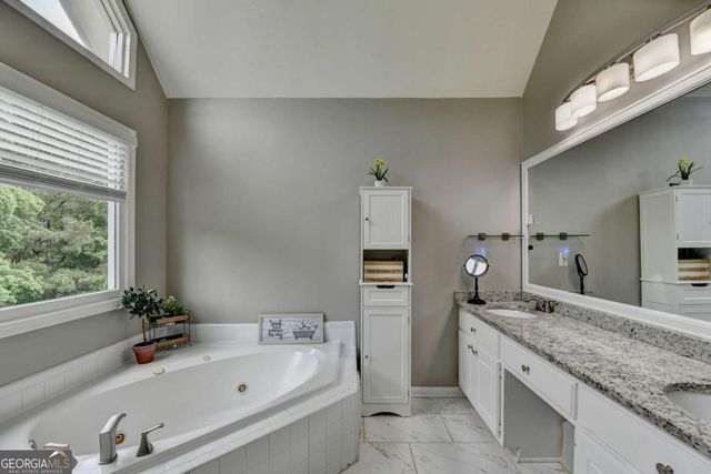 1053 Hawk Creek Trail, Lawrenceville, GA 30043