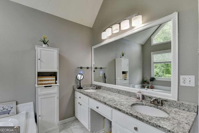 1053 Hawk Creek Trail, Lawrenceville, GA 30043