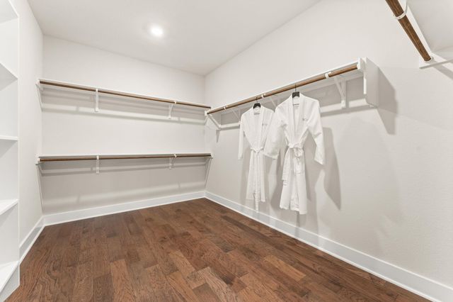 6514 Velvet Leaf LN, Buda, TX 78610