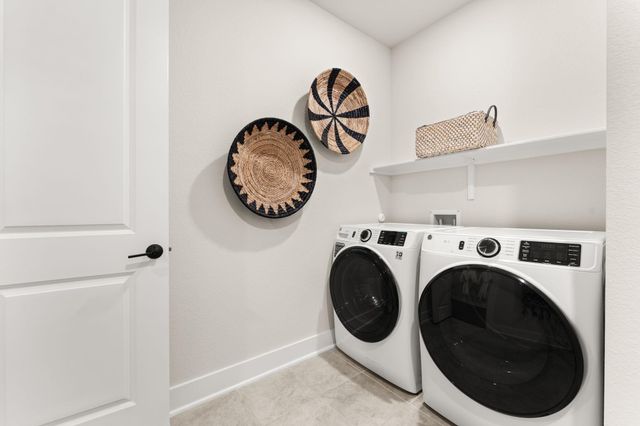 6514 Velvet Leaf LN, Buda, TX 78610