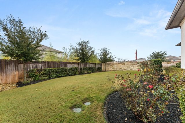 6514 Velvet Leaf LN, Buda, TX 78610