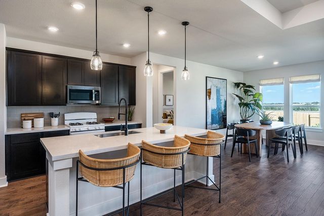 6514 Velvet Leaf LN, Buda, TX 78610