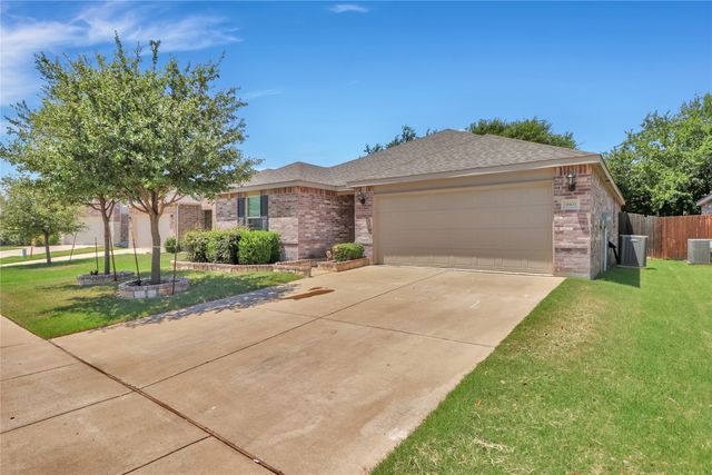 9901 Pyrite Drive, Fort Worth, TX 76131