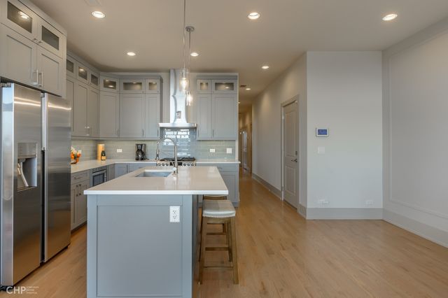 4226 S Ellis Avenue 4S, Chicago, IL 60653