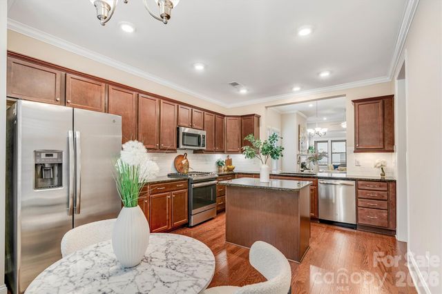 8306 Festival Way, Charlotte, NC 28215