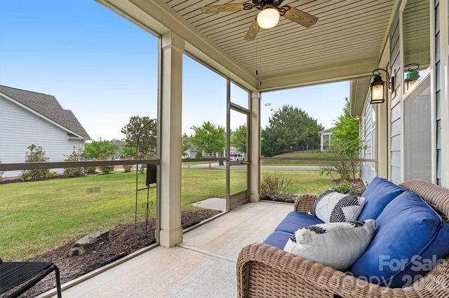 8306 Festival Way, Charlotte, NC 28215