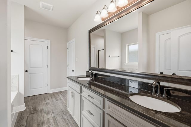 1799 Poeyfarre, Lake Charles, LA 70611