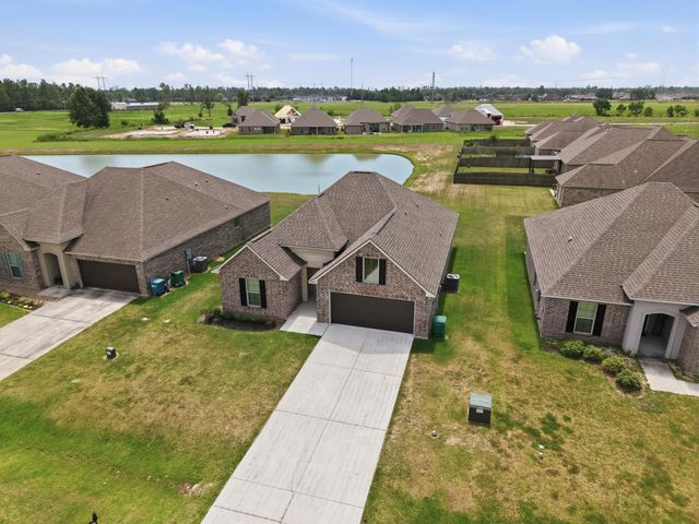 1799 Poeyfarre, Lake Charles, LA 70611