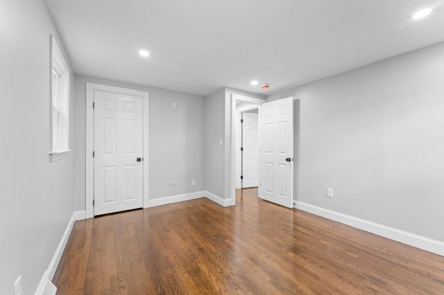 124 Auburn St, Whitman, MA 02382