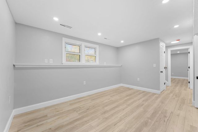 124 Auburn St, Whitman, MA 02382