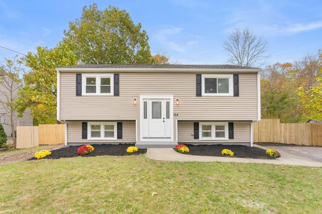 124 Auburn St, Whitman, MA 02382