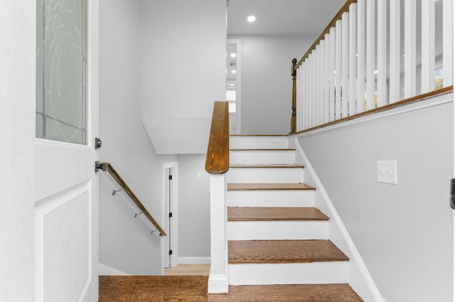 124 Auburn St, Whitman, MA 02382