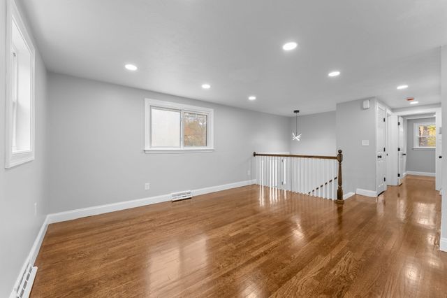 124 Auburn St, Whitman, MA 02382