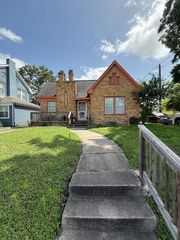 3121 Southmore Boulevard, Houston, TX 77004