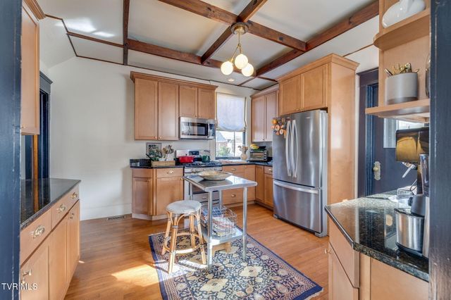 717 West Pine Street, Johnson City, TN 37604