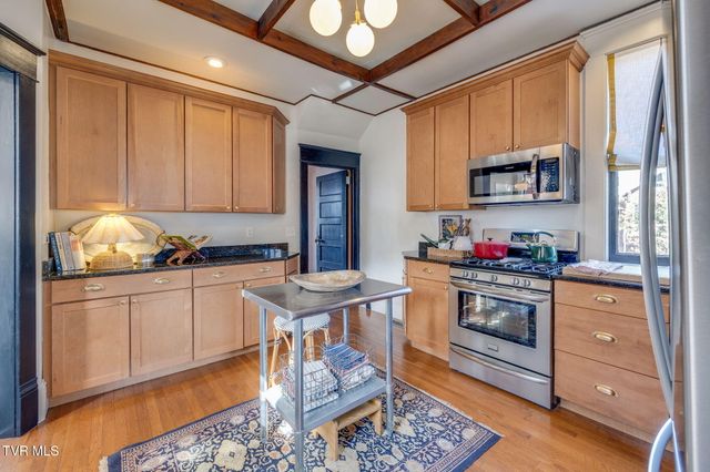 717 West Pine Street, Johnson City, TN 37604