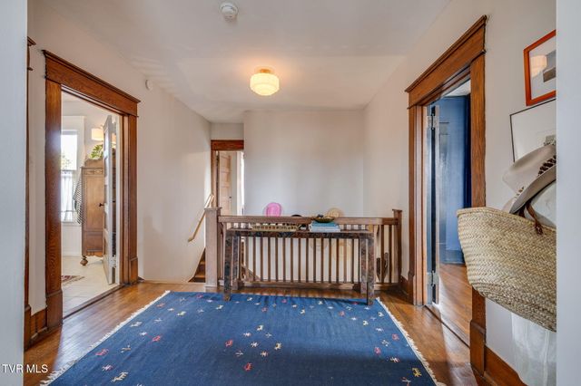 717 West Pine Street, Johnson City, TN 37604