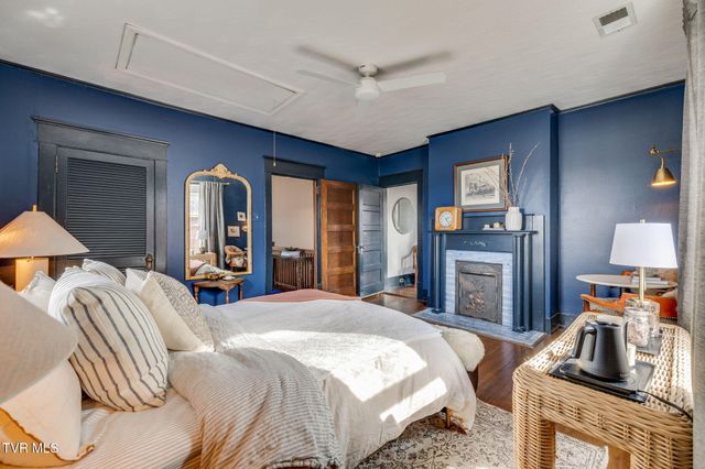 717 West Pine Street, Johnson City, TN 37604