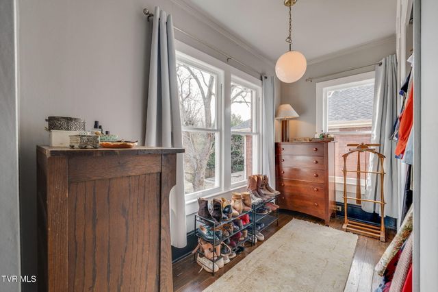 717 West Pine Street, Johnson City, TN 37604