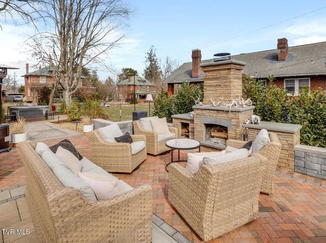 717 West Pine Street, Johnson City, TN 37604