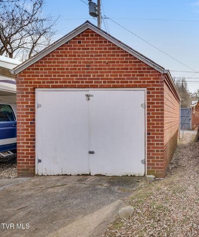 717 West Pine Street, Johnson City, TN 37604